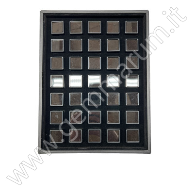 Tray with 35 boxes 3x3cm - black